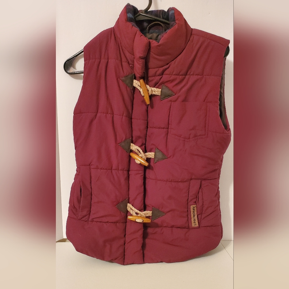 Legendary Whitetails Burgundy Quilted Toggle Vest